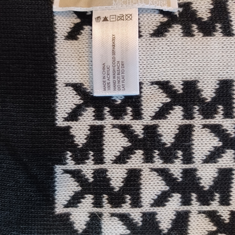 Michael Kors Logo Double-sided Scarf For Him Or Her - Picture 5 of 6